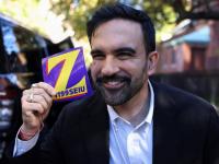 न्यूयॉर्कचे पहिले मुस्लीम मेअर बनले जोहरान ममदानी, ट्रम्प यांच्या धमक्यांनंतरही मोठा विजय! - Marathi News | Zohrab Mamdani becomes New York's first Muslim mayor, big victory despite Trump's threats | Latest international News at Lokmat.com