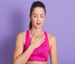 Tight Bra Side Effects : तुम्हीही फिट्ट ब्रा वापरताय? थांबा करावा लागेल  गंभीर आजाराचा सामना