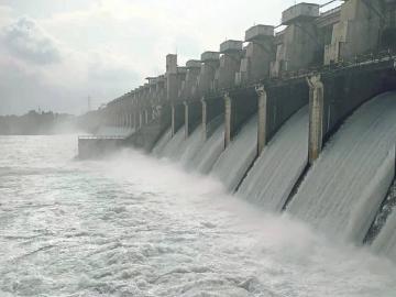 नाशिकच्या धरणांमधून जायकवाडीस किती पाणी येणार? - Marathi News | How much water will come to Jayakwadi from the dams of Nashik? | Latest News at Lokmat.com