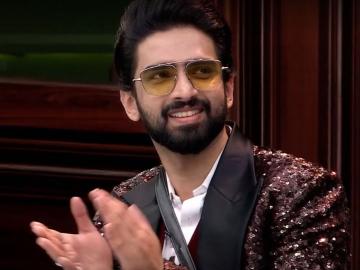 'बिग बॉस १९'मधून पहिला स्पर्धक घराबाहेर; लोकप्रिय गायक अमाल मलिकचा प्रवास संपला 'बिग बॉस १९'मधून पहिला स्पर्धक घराबाहेर; लोकप्रिय गायक अमाल मलिकचा प्रवास संपला