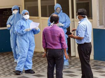 CoronaVirus in Mumbai : जे.जे., जीटीतही कोरोनासाठी स्वतंत्र खाटांचे मोठे व्यवस्थापन, अमित देशमुख यांची माहिती - Marathi News | CoronaVirus in Mumbai: Information about Amit Deshmukh, JJ, Large management of independent beds for Corona | Latest maharashtra News at Lokmat.com CoronaVirus in Mumbai : जे.जे., जीटीतही कोरोनासाठी स्वतंत्र खाटांचे मोठे व्यवस्थापन, अमित देशमुख यांची माहिती - Marathi News | CoronaVirus in Mumbai: Information about Amit Deshmukh, JJ, Large management of independent beds for Corona | Latest maharashtra News at Lokmat.com