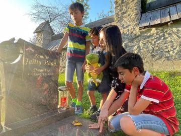 लग्नाचा वाढदिवस अन् नवऱ्याने दिले घटस्फोटाचे पेपर्स, अभिनेत्रीला पोटच्या लेकारांनाही भेटता येईना, दु:ख व्यक्त करत म्हणाली... लग्नाचा वाढदिवस अन् नवऱ्याने दिले घटस्फोटाचे पेपर्स, अभिनेत्रीला पोटच्या लेकारांनाही भेटता येईना, दु:ख व्यक्त करत म्हणाली...