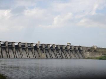 चणकापूरचे पूरपाणी रामेश्वरसह परसूल धरणात नेणार  - Marathi News | The flood water of Chankapur along with Rameshwar will be taken to Parsul Dam | Latest News at Lokmat.com