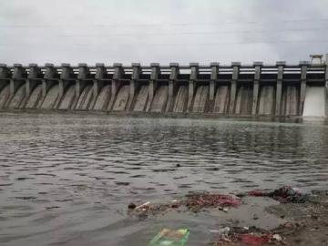 पाणीटंचाईचं सावट गडद, राज्यातील सर्वात कमी पाणीसाठा मराठवाडा विभागात - Marathi News | Water storage in Marathwada is lowest in the state | Latest News at Lokmat.com