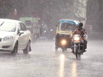 उद्यापासून गारपीटीची शक्यता नाही, कसा असेल पावसाचा अंदाज? - Marathi News | No chance of hail from tomorrow, heavy rain forecast | Latest News at Lokmat.com