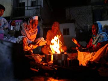 परभणीचा पारा घसरला; किमान तापमान ९ अंश - Marathi News | Parbhani's temperature fell; Minimum temperature 9 degrees | Latest News at Lokmat.com