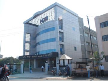 NDCC Bank : नाशिक जिल्हा बँकेच्या कर्ज वसुलीविरोधात याचिका, नाबार्डसह इतरांना नोटिसा  - Marathi News | Latest News NDCC Bank Petition against debt recovery of Nashik District Bank, notices to NABARD and others  | Latest News at Lokmat.com