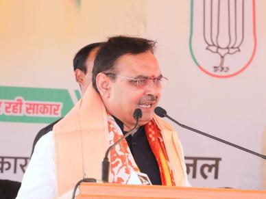 जहाज बुडतेय हे दिसताच लोक उड्या मारतात: भजनलाल शर्मा, ‘लोकमत’ला खास मुलाखत  जहाज बुडतेय हे दिसताच लोक उड्या मारतात: भजनलाल शर्मा, ‘लोकमत’ला खास मुलाखत
