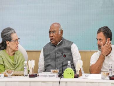 या मतदारसंघात काँग्रेसवर आलीय स्वत:च्याच अधिकृत उमेदावाराविरोधात प्रचार करण्याची वेळ, कारण काय?  या मतदारसंघात काँग्रेसवर आलीय स्वत:च्याच अधिकृत उमेदावाराविरोधात प्रचार करण्याची वेळ, कारण काय?