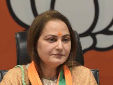 जया प्रदा यांच्या विरोधात अटक वॉरंट, उत्तर प्रदेश पोलिस अभिनेत्रीच्या शोधात; नेमकं प्रकरण काय?