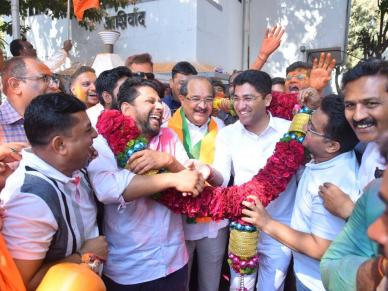 विखे-जगताप युती जुळली; शिंदेसेना बाहेर, विरोधक मैदानाबाहेर विखे-जगताप युती जुळली; शिंदेसेना बाहेर, विरोधक मैदानाबाहेर