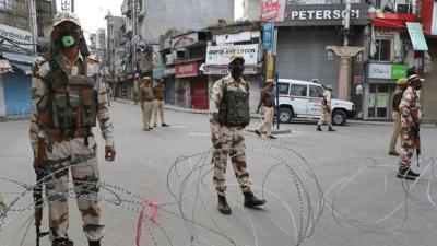 जम्मू काश्मीरमध्ये पुन्हा लॉकडाऊन - Marathi News | जम्मू काश्मीरमध्ये पुन्हा लॉकडाऊन | Latest national Photos at Lokmat.com जम्मू काश्मीरमध्ये पुन्हा लॉकडाऊन - Marathi News | जम्मू काश्मीरमध्ये पुन्हा लॉकडाऊन | Latest national Photos at Lokmat.com