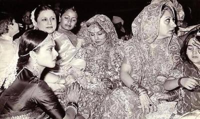 Did You Know? Rekha's husband Mukesh Aggarwal committed suicide after ...