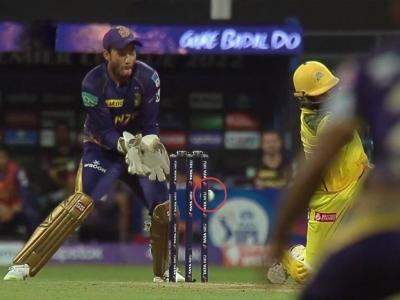 IPL 2022 T20 Match CSK vs KKR Live : दुर्दैवी वरुण चक्रवर्थी अन् भाग्यवंत Ambati Rayudu; चेंडू स्टम्पला लागूनही CSKच्या फलंदाजाला मिळाला चौकार
