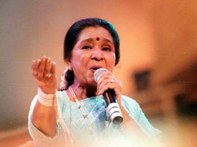 आशा भोसले यांच्या निधनाने मनोरंजन विश्व सुन्न; चित्रपट निर्मात्यांनी घेतला मोठा निर्णय