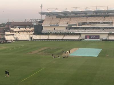 Ashes 2019 : बापरे! इंग्लंडच्या संघाने मैदानातच केली पार्टी आणि फोटो झाले वायरल