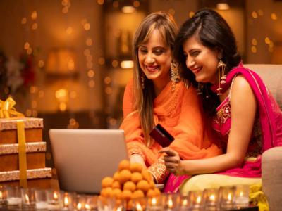 दिवाळीत मोठ्या खरेदीसाठीसाठी 'क्रेडिट कार्ड'नं पैसे देणं योग्य आहे का?; 'या' गोष्टी लक्षात ठेवा