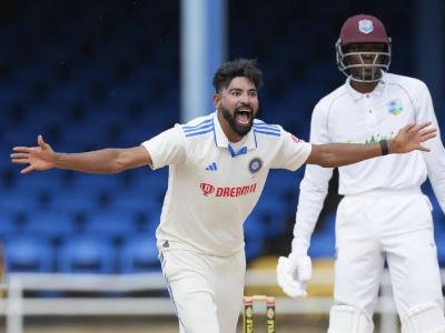 IND vs WI 2nd Test : मोहम्मद सिराजच्या ५ विकेट्स! वेस्ट इंडिजचा निम्मा संघ २६ धावांत तंबूत, भारताकडे आघाडी मजबूत 