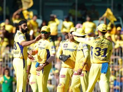 सिंग इज किंग! सिमरजीतने RR ला धक्क्यांवर धक्के दिले, CSK चे पहिल्या इनिंग्जमध्ये वर्चस्व 