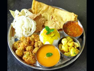 गौरी पूजनाच्या पद्धती आणि नैवेद्य :  - Marathi News | Gauri Avahan Pujan 2025 | Latest bhakti Photos at Lokmat.com