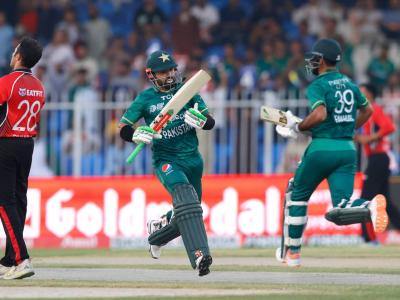 Asia Cup 2022, PAK vs HK : बाबर आजम अपयशी ठरला, मोहम्मद रिझवान पुन्हा संकटमोचक ठरला; हाँगकाँगने दम दाखवला