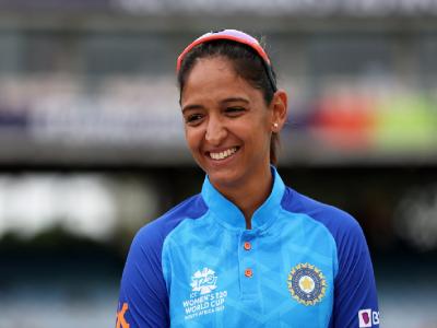 ट्वेंटी-२० मध्ये सर्वाधिक वेळा 'सामनावीर' पुरस्कार जिंकणारे भारतीय कर्णधार - Marathi News | | Latest cricket Photos at Lokmat.com