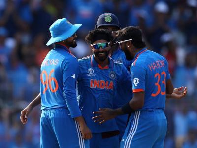 IND vs AUS Live : रवींद्र जडेजा ठरला स्टार, भारतीय गोलंदाजांसमोर ऑस्ट्रेलियन्स गोंधळले; २०० च्या आत अडकले