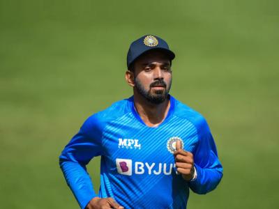 IPL 2026: केएल राहुल बनणार कर्णधार, २५ कोटीही मिळणार? 'या' संघाबद्दल रंगलीये चर्चा - Marathi News | IPL 2026 KL Rahul will become captain and may get traded for Rs 25 crores from Delhi Capitals to KKR | Latest cricket News at Lokmat.com IPL 2026: केएल राहुल बनणार कर्णधार, २५ कोटीही मिळणार? 'या' संघाबद्दल रंगलीये चर्चा - Marathi News | IPL 2026 KL Rahul will become captain and may get traded for Rs 25 crores from Delhi Capitals to KKR | Latest cricket News at Lokmat.com