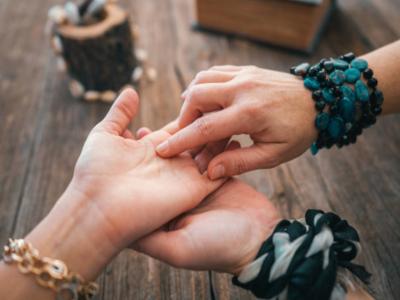 आर्थिक, वैवाहिक इ. प्रश्नांवर ज्योतिषांचा सल्ला नेमका कधी घ्यावा? यावर तज्ञांचे मार्गदर्शन!