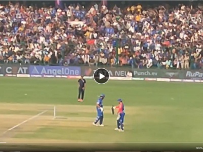 IPL 2024 DC vs MI: लाईव्ह सामन्यात पतंगाची हजेरी; रोहित शर्मा-रिषभ पंत एकवटले अन्... - Marathi News | IPL 2024 DC vs MI Live Match Updates In Marathi Rohit Sharma and Rishabh Pant play with kite, watch here video | Latest cricket News at Lokmat.com