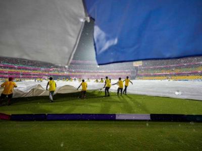KKR ने टॉस जिंकून प्रथम गोलंदाजीचा निर्णय घेतला; जाणून घ्या किती षटकांचा होणार सामना     