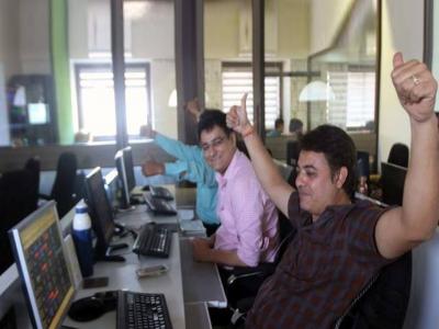 ढासू परतावा...! : या SME स्टॉकनं ३ महिन्यांत दिला 225% हून अधिक परतावा, लोकांना केलं मालामाल; केडियालांकडे तब्बल 393100 शेअर