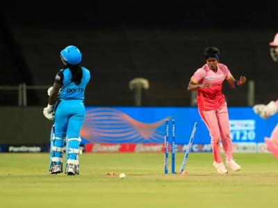 Smriti Mandhana Women's T20 Challenge 2022 : ९ चेंडूंत ५ विकेट्स; स्मृती मानधानाच्या संघाने सुपरनोव्हाला दिले धक्के, तरीही हरमनप्रीत कौरच्या संघाने इतिहास रचला