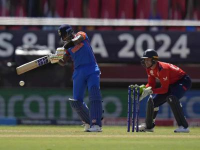 "इंग्लंडचा संघ T20 मालिकेत भारताला ३-२ ने पराभूत करेल"; माजी कर्णधाराची मोठी भविष्यवाणी