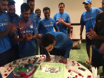 IND vs WIN 5th ODI  : भारतीय संघाने कापला विजयाचा केक, पाहा खास व्हिडीओ