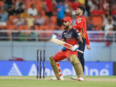 Virat Kohli: विराट कोहलीचा आणखी एक पराक्रम; आयपीएलमधील सर्वात मोठा विक्रम मोडला! - Marathi News | Virat Kohli rewrites IPL record books, achieves this historic feat against Punjab Kings | Latest cricket News at Lokmat.com Virat Kohli: विराट कोहलीचा आणखी एक पराक्रम; आयपीएलमधील सर्वात मोठा विक्रम मोडला! - Marathi News | Virat Kohli rewrites IPL record books, achieves this historic feat against Punjab Kings | Latest cricket News at Lokmat.com