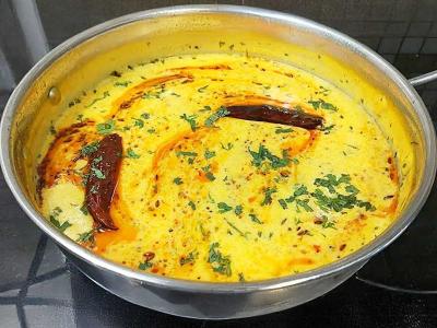 कढी फुटू नये यासाठी ७ टिप्स; गरमागरम, घट्ट बनेल ताकाची कढी, न फुटणाऱ्या कढीचं सिक्रेट