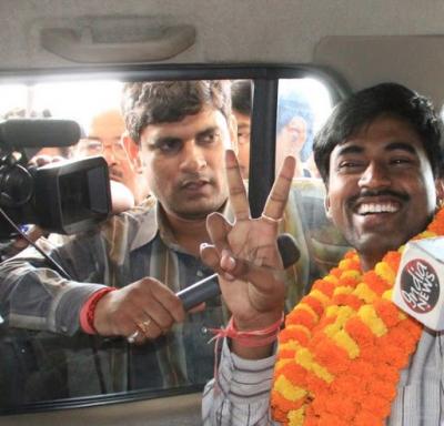 अनेक कारची केली खरेदी - Marathi News | अनेक कारची केली खरेदी | Latest national Photos at Lokmat.com  अनेक कारची केली खरेदी - Marathi News | अनेक कारची केली खरेदी | Latest national Photos at Lokmat.com