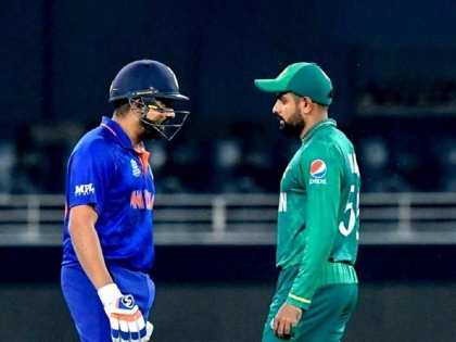 T20 Asia Cup 2022 Ind vs Pak Highlight india won the toss and chose to bowl first know here playing XI | Asia Cup 2022 Ind vs Pak: नाणेफेकीचा कौल भारताच्या बाजूने; रिषभ पंतला वगळून दिनेश कार्तिकला संधी, जाणून घ्या Playing XI