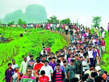 Thousands of devotees of Brahmagiri Pradakshina! | हजारो भाविकांची ब्रह्मगिरी प्रदक्षिणा!