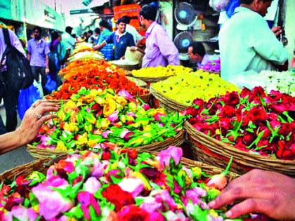 The flower flower market due to Shravan | श्रावणामुळे बहरला फुलांचा बाजार The flower flower market due to Shravan | श्रावणामुळे बहरला फुलांचा बाजार