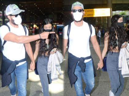 Hrithik Roshan With Rumoured Gf Saba Azad Hand In Hand At The Airport | PICS : हृतिक व सबाचं खुल्लमखुल्ला...!  एअरपोर्टवर हातात हात घालून दिसले ‘लव्हबर्ड्स’