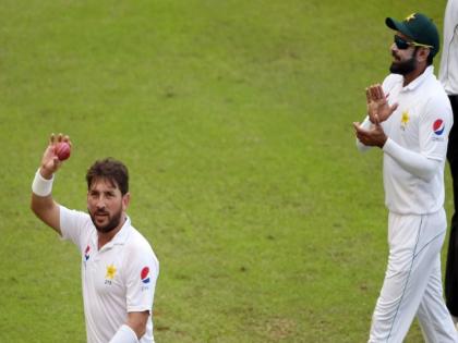 Pak vs NZ Test: After Anil Kumble Pakistani bowler Yasir Shah's took 10 wickets in a single day of test match | PAK vs NZ Test : यासिर शाहचा पराक्रम, कुंबळेनंतर अशी कामगिरी करणारा पहिला गोलंदाज