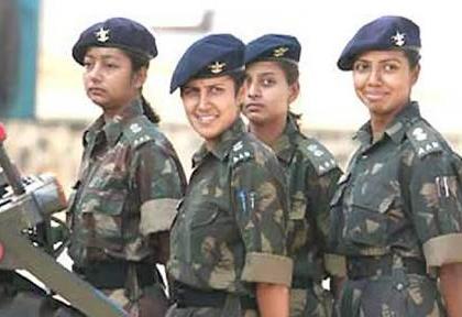 Chance to show courage Women on war area ! | आता थेट रणभूमीवर पराक्रमाची महिलांना संधी..!