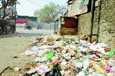 Now Purushottam Bhapkar will be breaking Naregaon's garbage collection | आता पुरुषोत्तम भापकर फोडणार नारेगावची कचराकोंडी