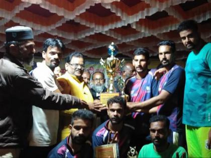 Organized by Punjab Khali winners, Gramseva Sports Board in Umbarder Shooting Championship | उंबडेर्तील शुटींगबॉल स्पर्धेत पंजाब खली विजेता, ग्रामसेवा क्रीडा मंडळातर्फे आयोजन