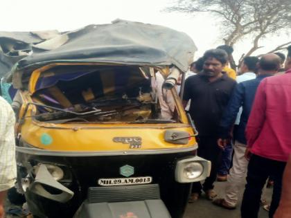 Speeding truck hit auto, two killed on the spot, Abai Fata incident, seven injured | सुसाट धावणाऱ्या ट्रकने ऑटोला उडविले, मायलेकी जागीच ठार