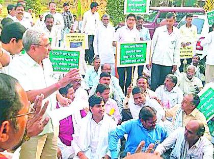 Elgar of stricken farmers from wildlife | वन्यप्राण्यांपासून त्रस्त शेतकऱ्यांचा एल्गार