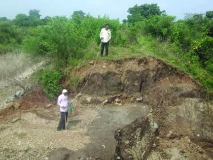 Inspection of 186 dangerous soil lakes in Buldana district | बुलडाणा जिल्ह्यातील धोकादायक ठरणाऱ्या १८६ माती तलावांची तपासणी