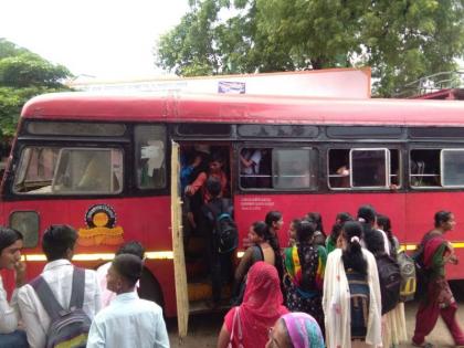 The closure of the pachora-utran bus | पाचोरा-उत्राण बस बंद केल्याने विद्याथ्र्थांचे हाल